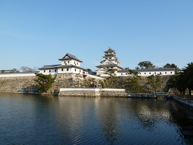 800px-Imabari_castle.JPG